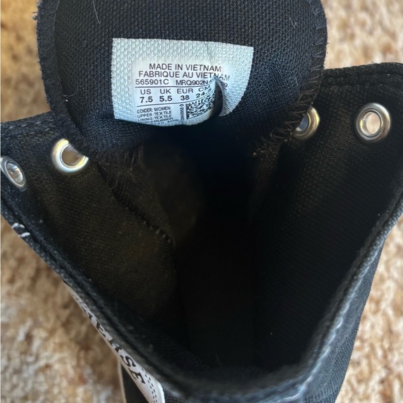 Womens Converse Chuck Taylor All Star Lugged High-Top Sneaker - Black, 7.5 - Picture 8 of 12